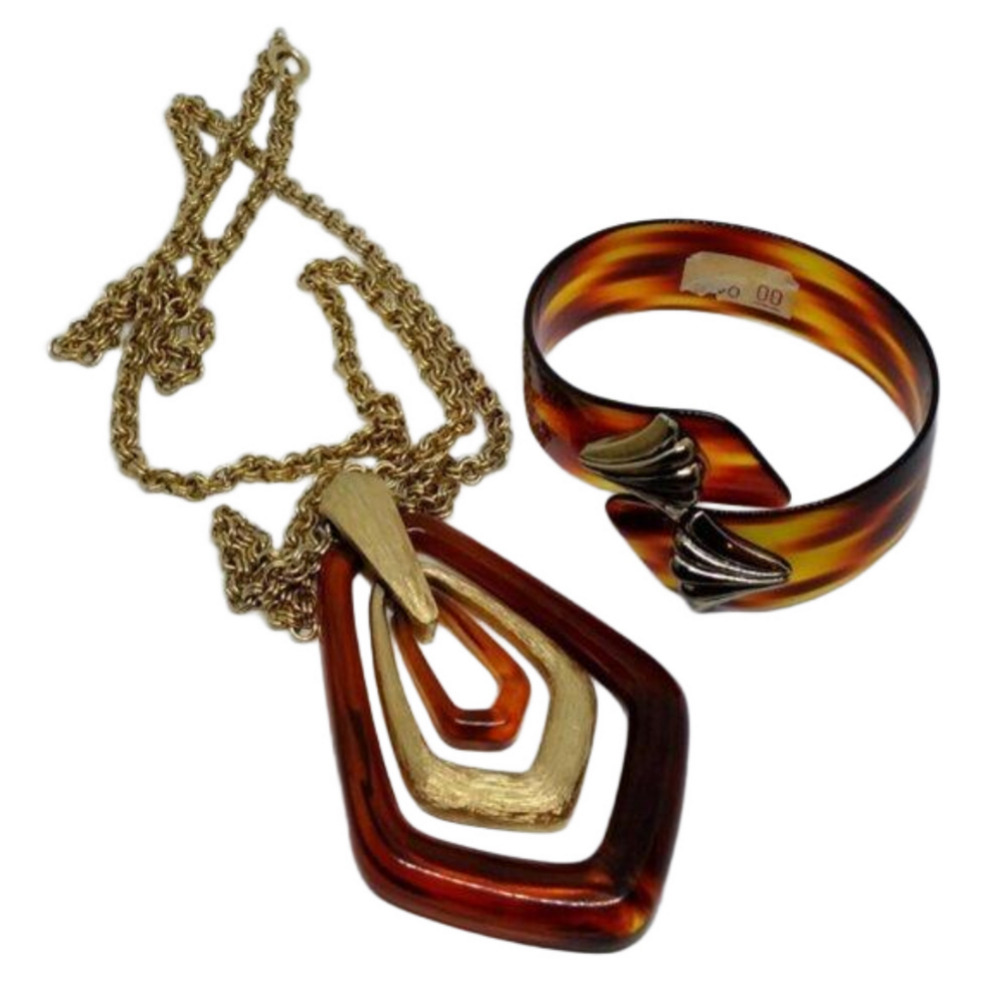 Curated bundle faux tortoise jewelry set avon necklace and bracelet